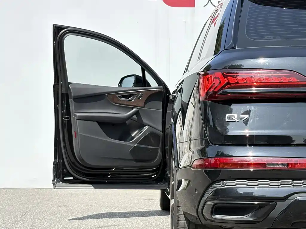 Audi Q7 2022 — фото 15