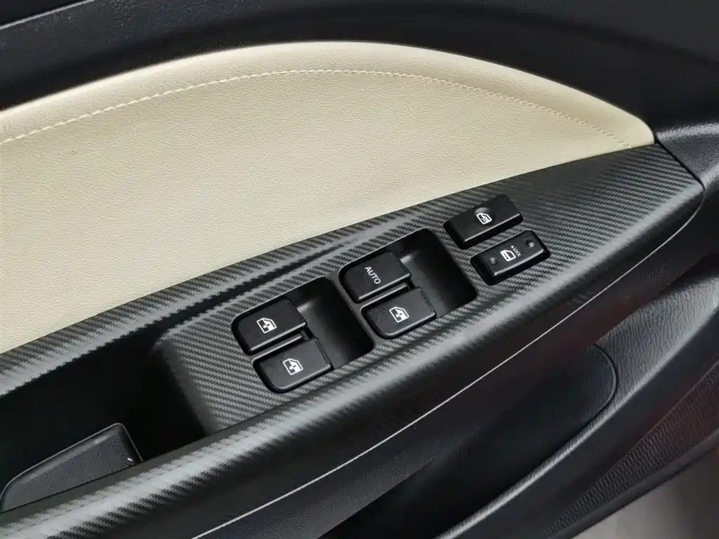 Changan V7 2017 — фото 9