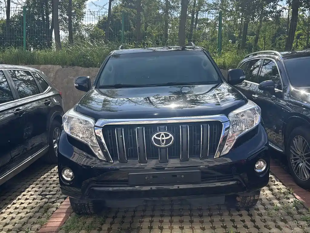 Toyota Prado 2015 — фото 7
