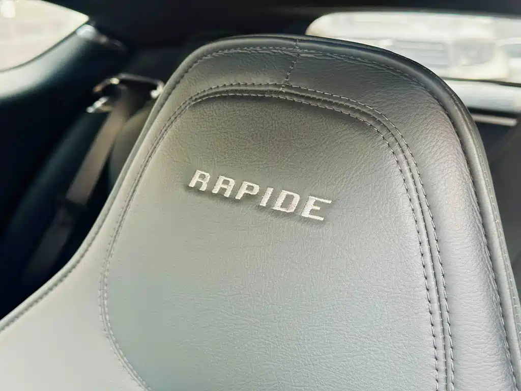 Aston Martin Rapide 2013 — фото 16