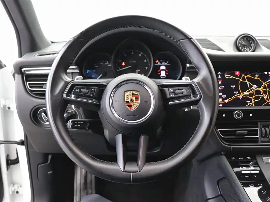 Porsche Macan 2022 — фото 16