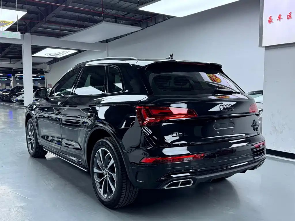 Audi Q5L 2023 — фото 22