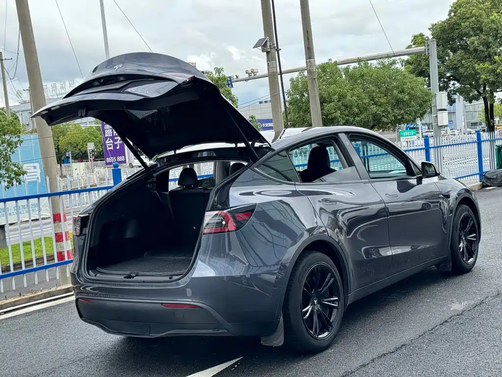 Tesla Model Y 2022 — фото 24