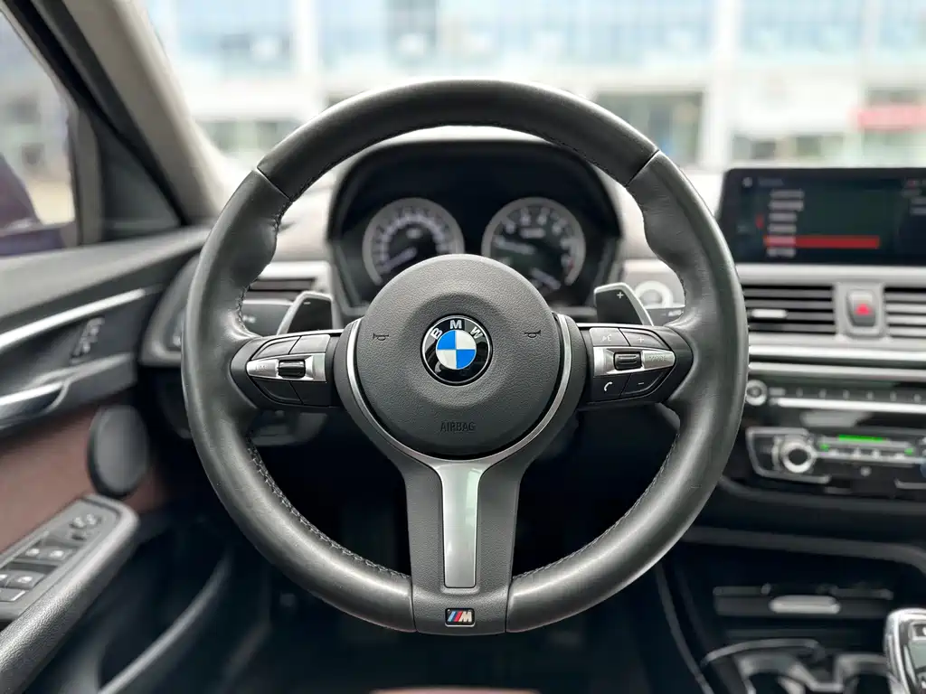 BMW 1 Series 2020 — фото 23