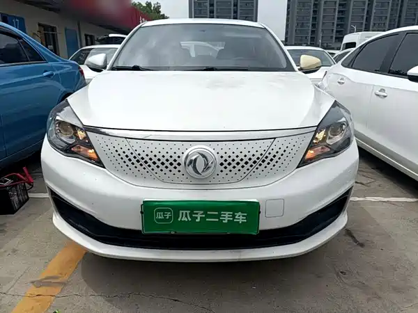 Dongfeng E70 2022