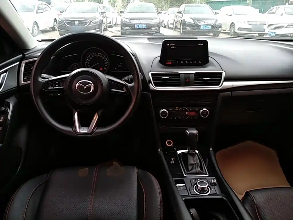 Mazda 3 Angkesela 2018 — фото 10