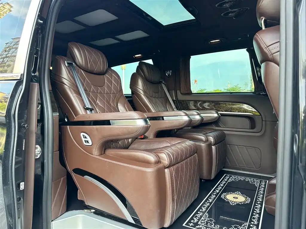 Mercedes-Benz V-Class 2020 — фото 11