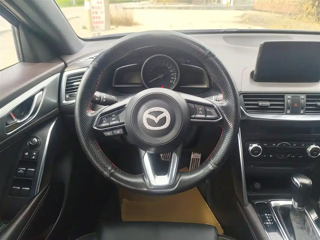 Mazda CX-4 2017 — фото 7