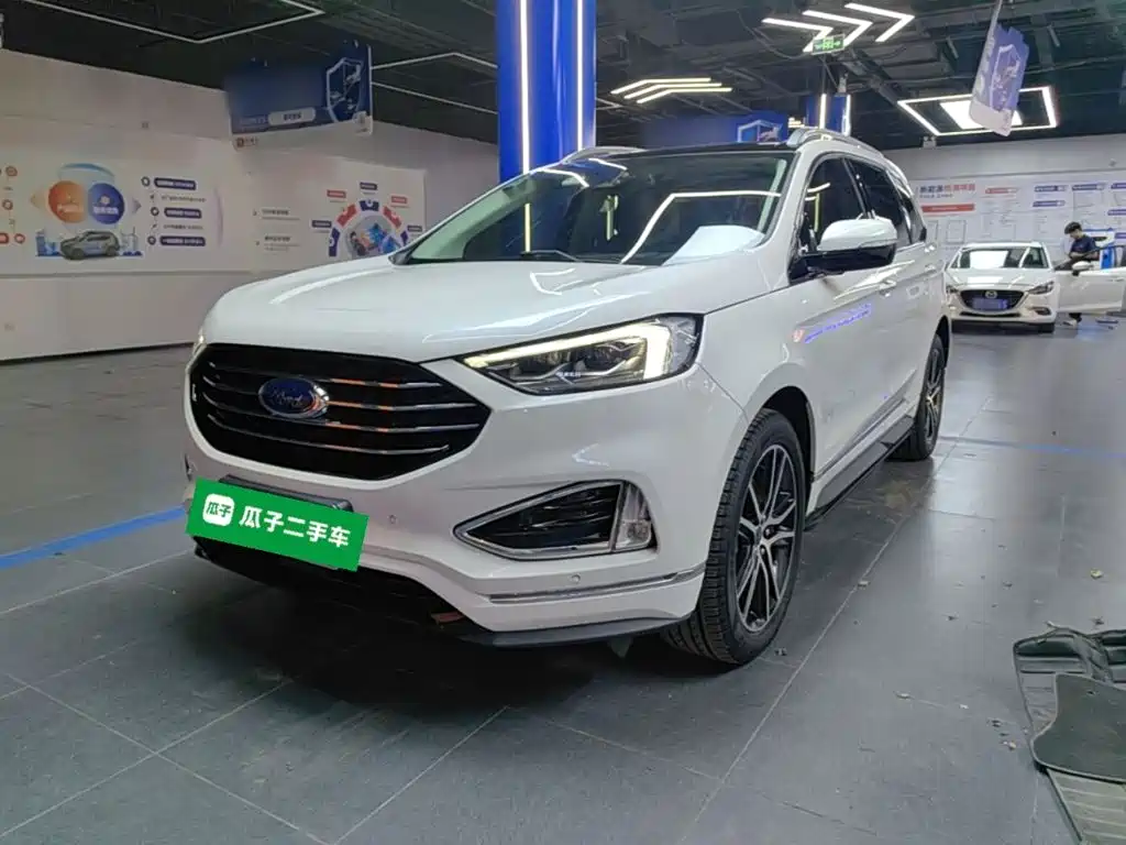 Ford Edge 2020 — фото 1
