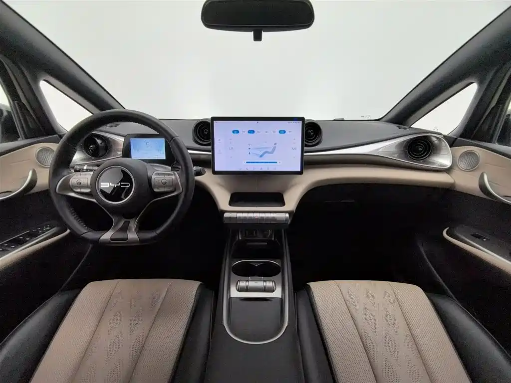 BYD Dolphin 2024