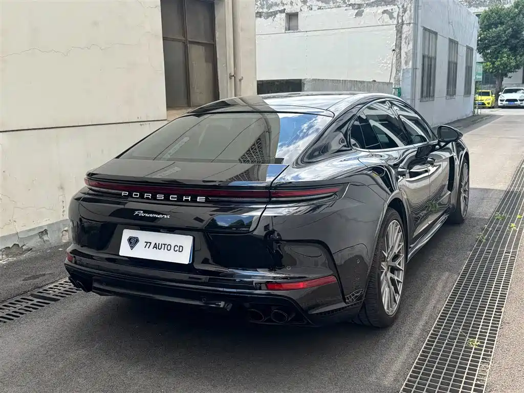 Porsche Panamera 2024