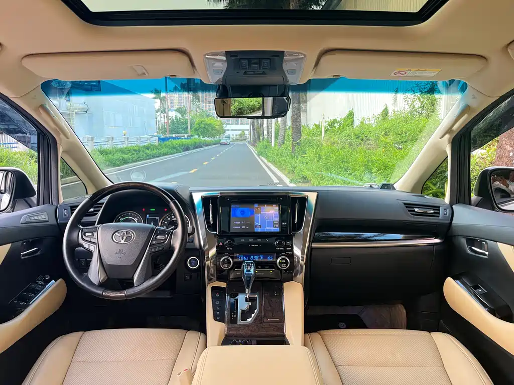 Toyota Alphard 2020 — фото 5