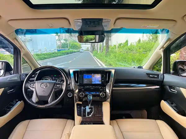 Toyota Alphard 2020