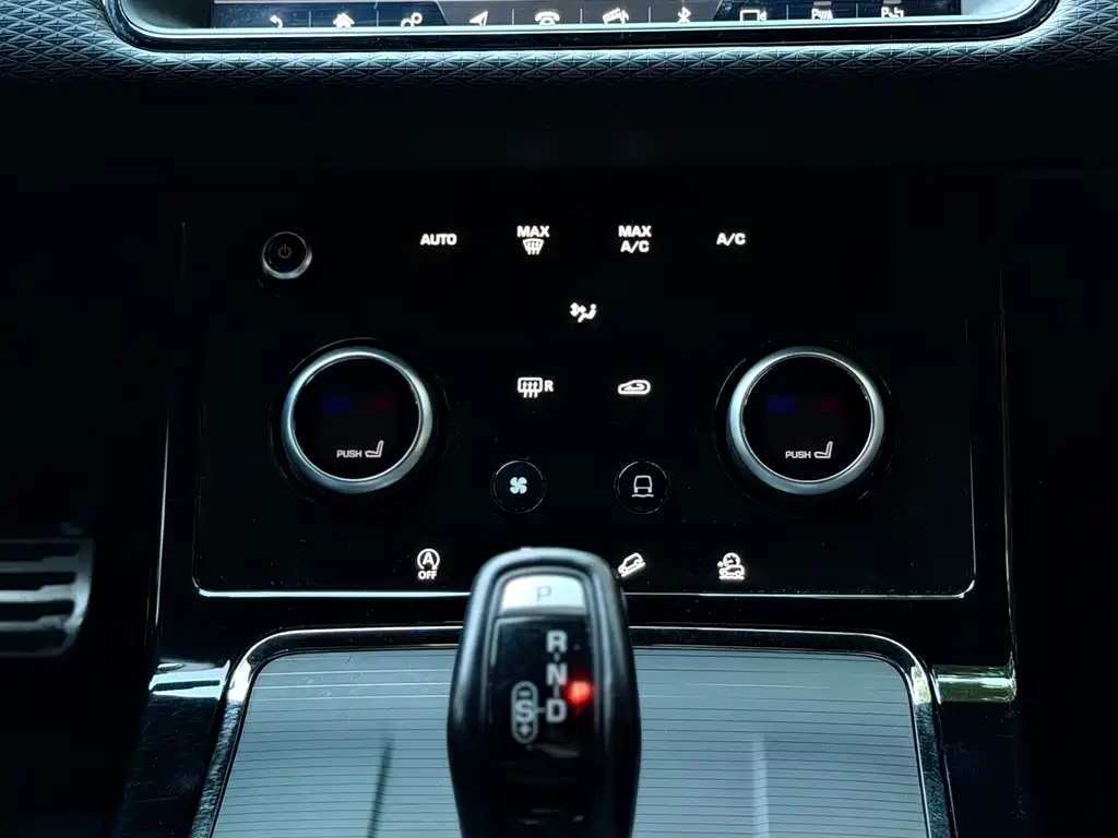 Land Rover Evoque 2019 — фото 11
