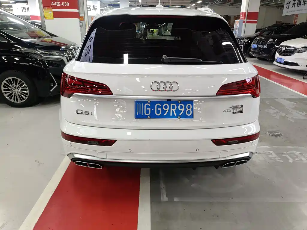 Audi Q5L 2023 — фото 9