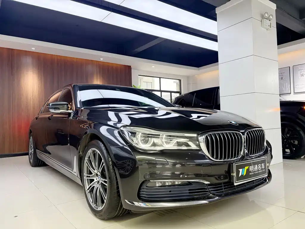 BMW 7 Series 2017 — фото 2