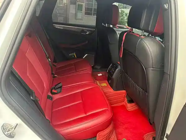 Porsche Macan 2024