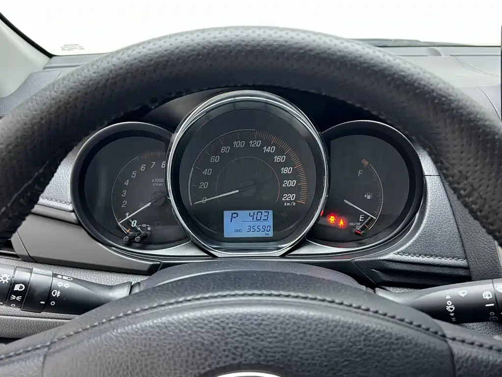Toyota Yaris L 2021 — фото 19