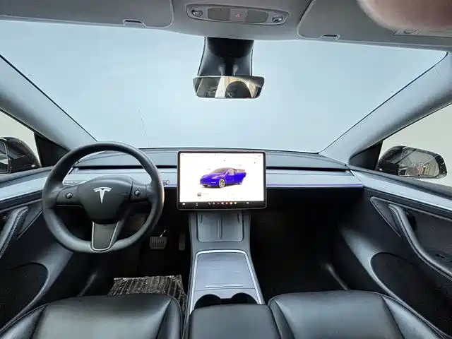 Tesla Model Y 2024 — фото 9