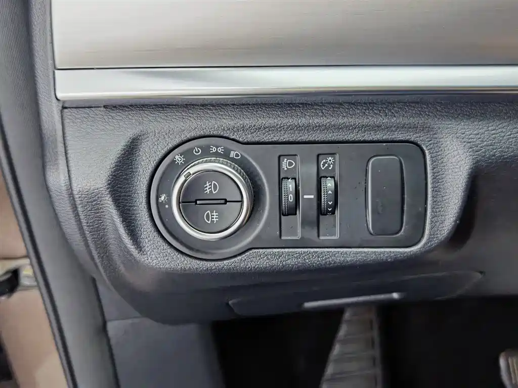 Haval H7 2017 — фото 21