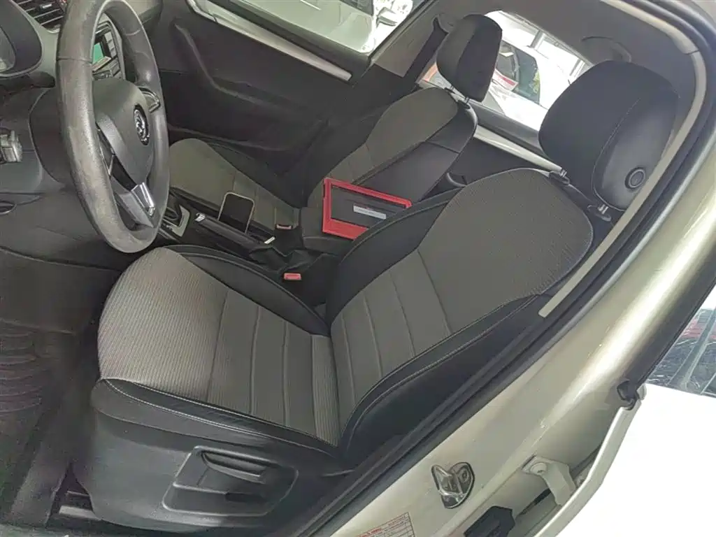 Skoda Octavia 2016 — фото 15