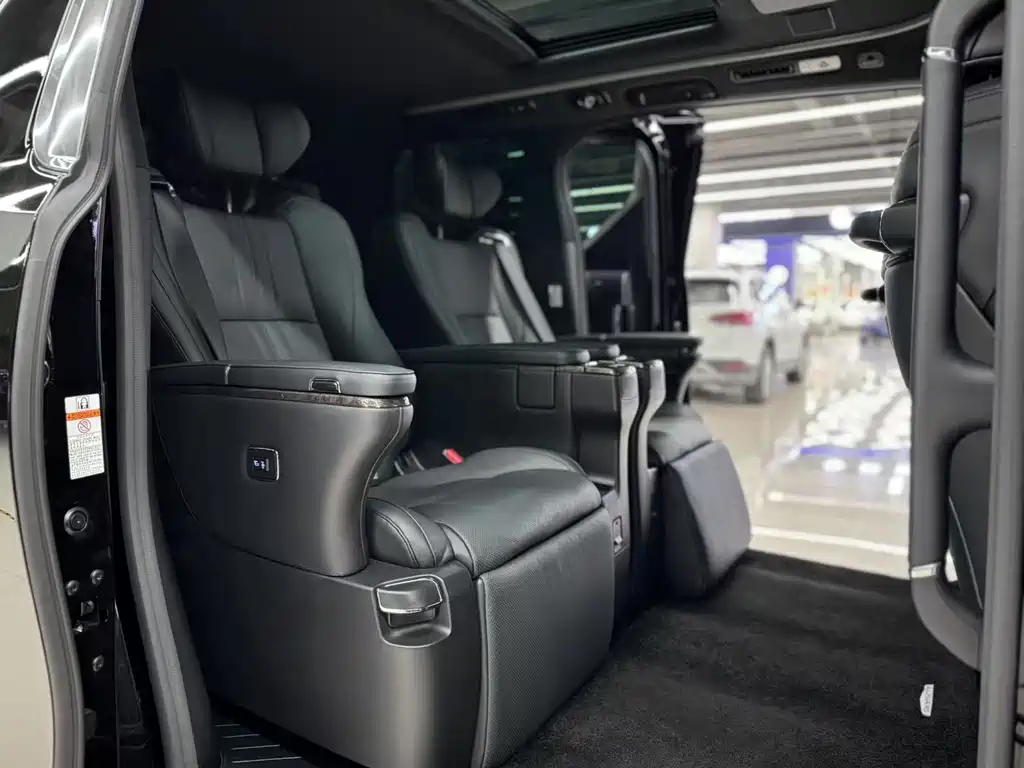 Toyota Alphard 2022 — фото 5