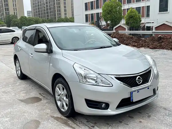 Nissan Tiida 2013