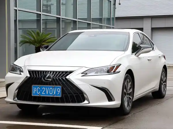 Lexus ES 2024