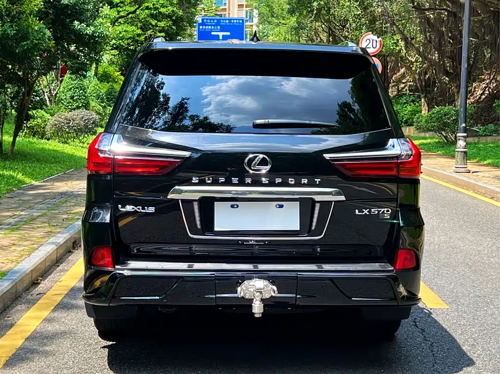 Lexus LX 2019 — фото 18