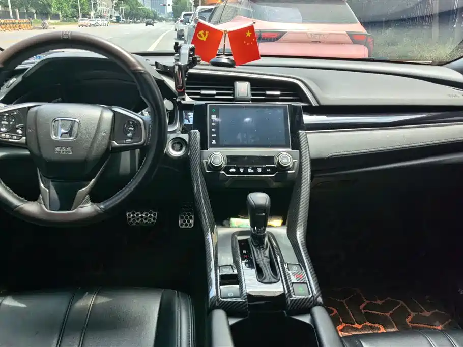 Honda Civic 2021 — фото 13