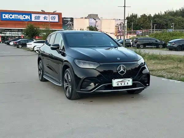Mercedes-Benz EQE SUV 2026