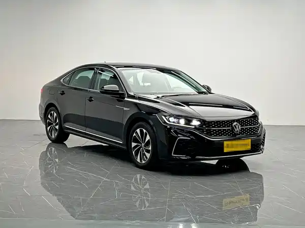 Volkswagen Passat 2023