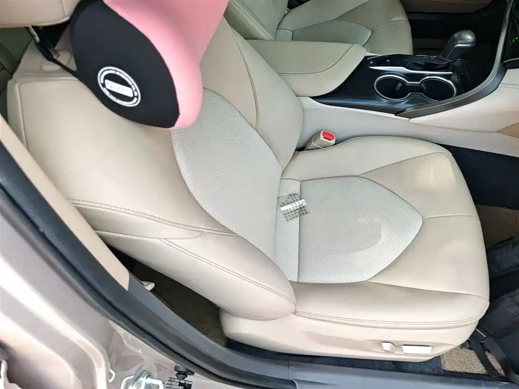 Toyota Camry 2023 — фото 20