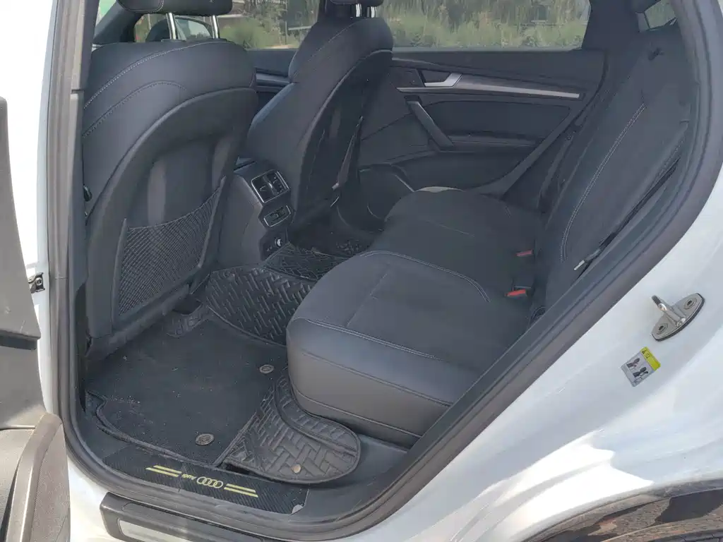 Audi Q5L Sportback 2023 — фото 12