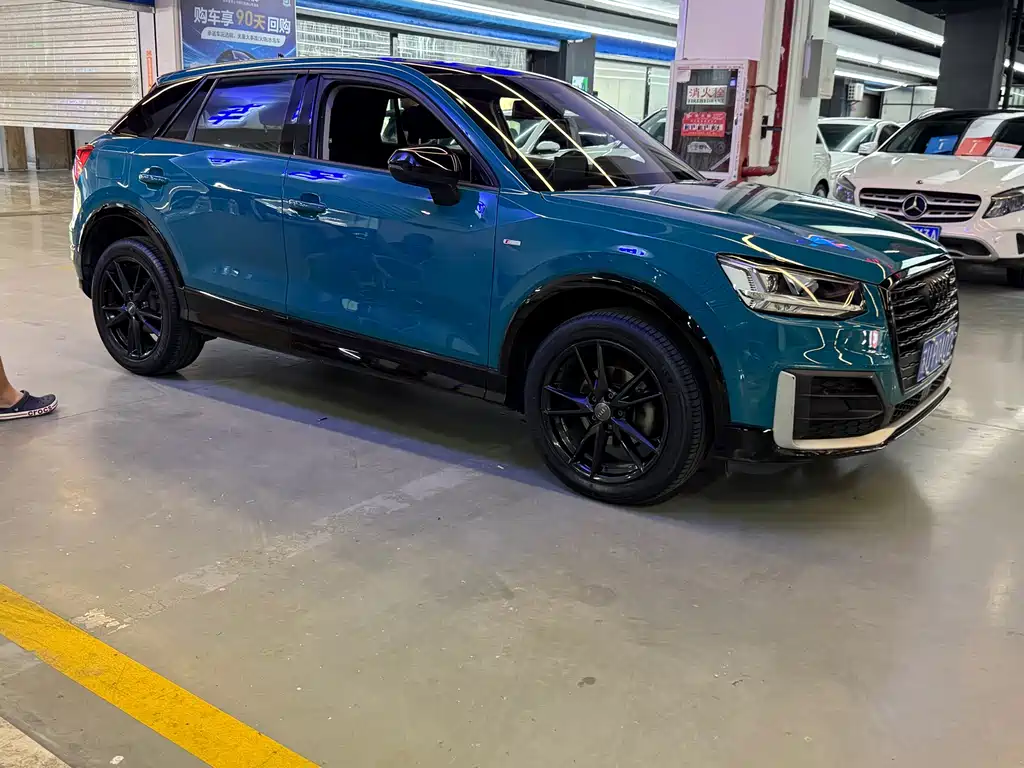 Audi Q2L 2019