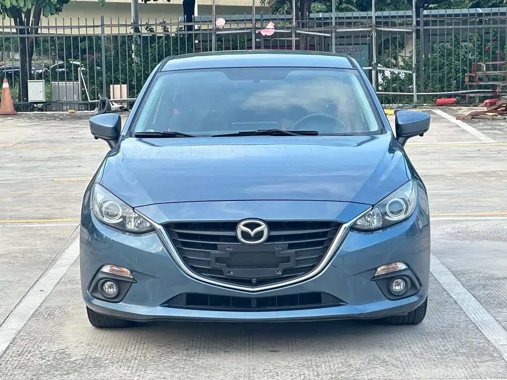 Mazda 3 Axela 2016 — фото 2