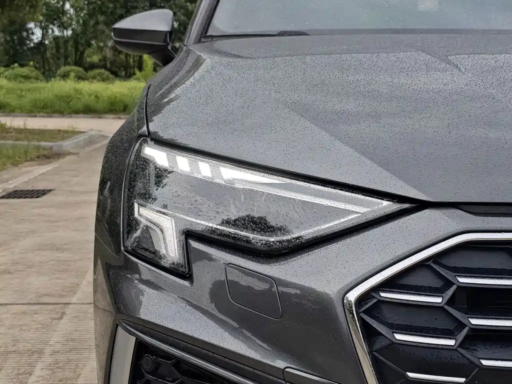 Audi A3 2023 — фото 10