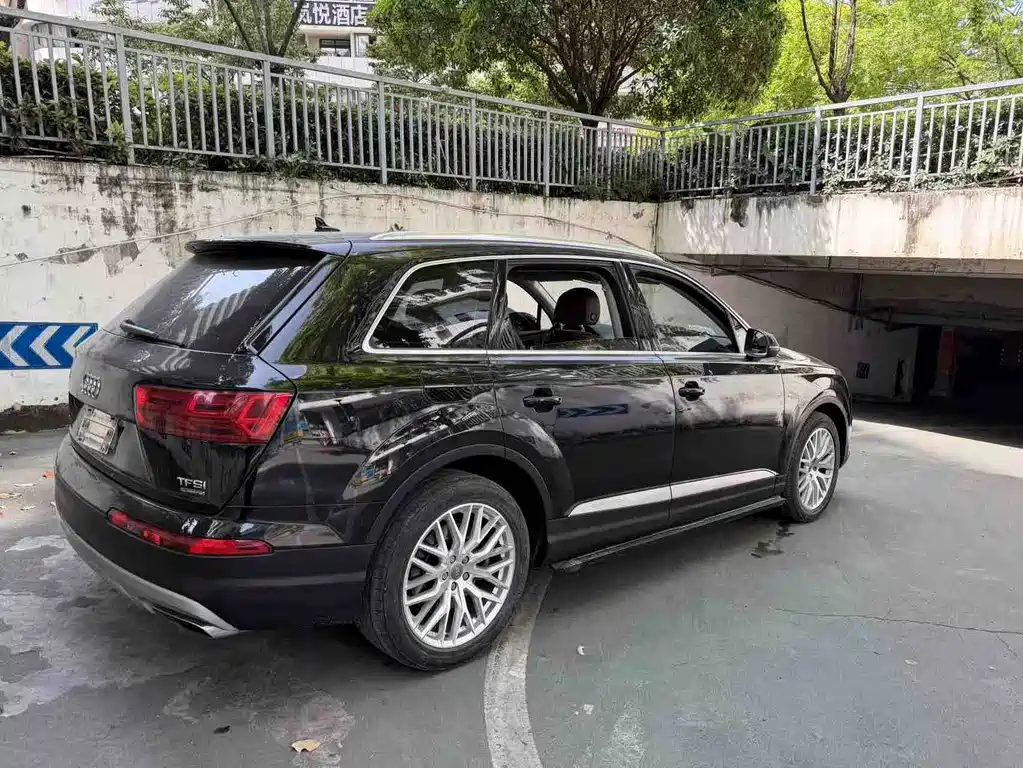 Audi Q7 2016 — фото 8