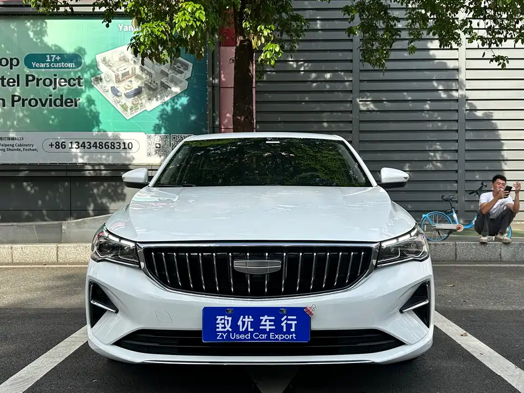 Geely Emgrand 2025