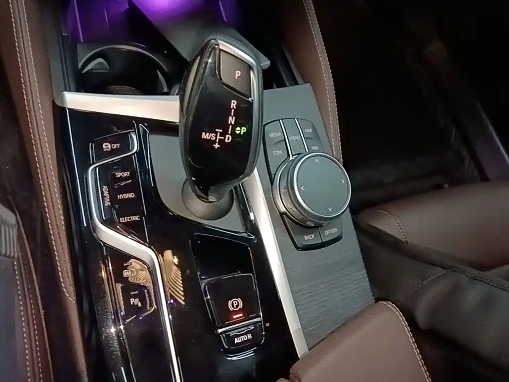 BMW 5 Series New Energy 2023 — фото 14