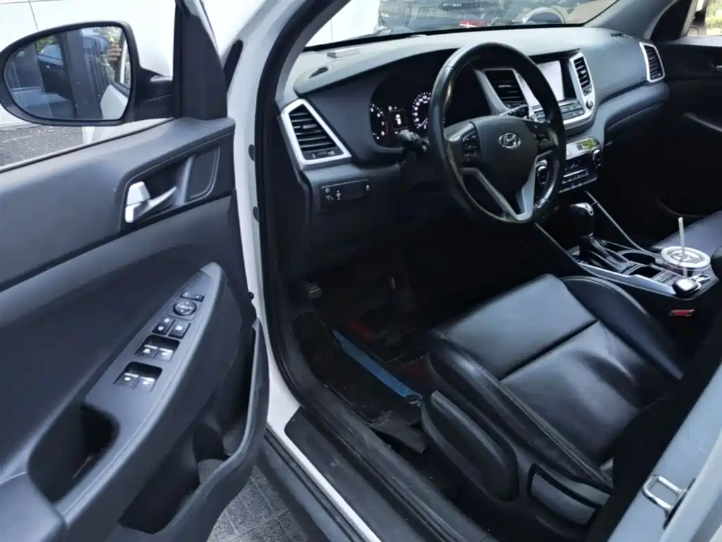 Hyundai Tucson 2017 — фото 23