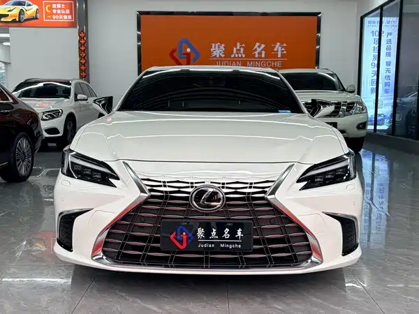 Lexus ES 2025