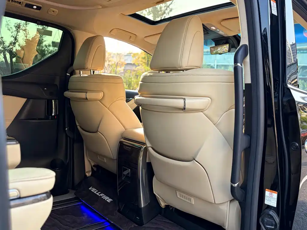 Toyota Vellfire 2021 — фото 19