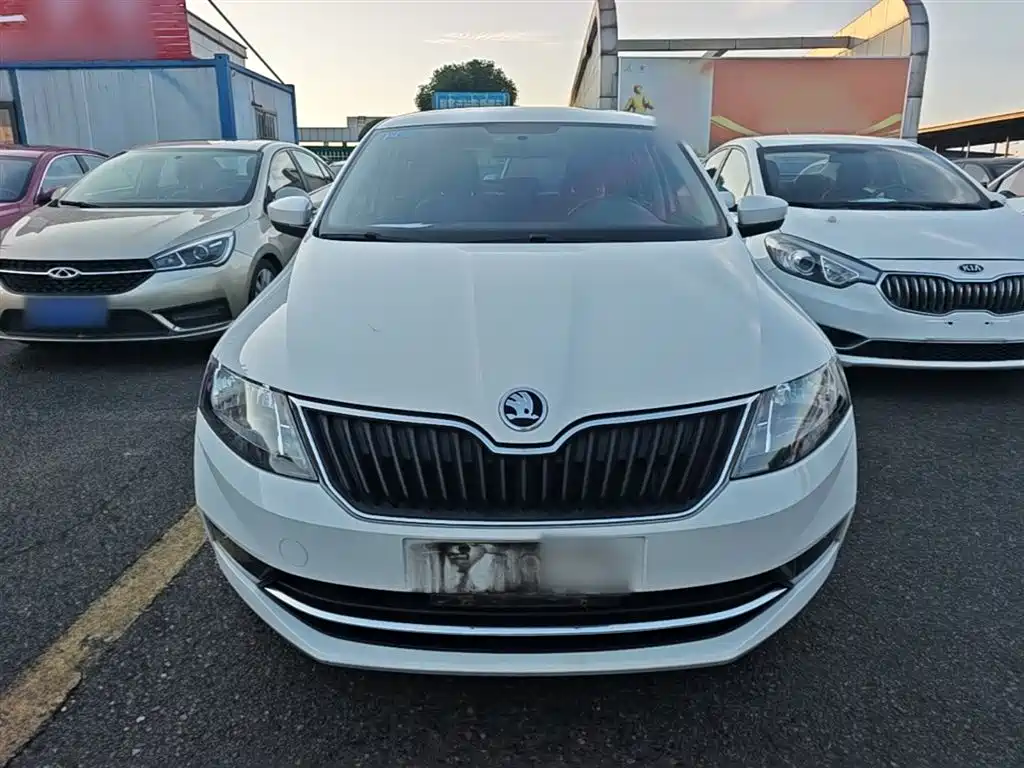 Skoda Rapid Spaceback 2019 — фото 3