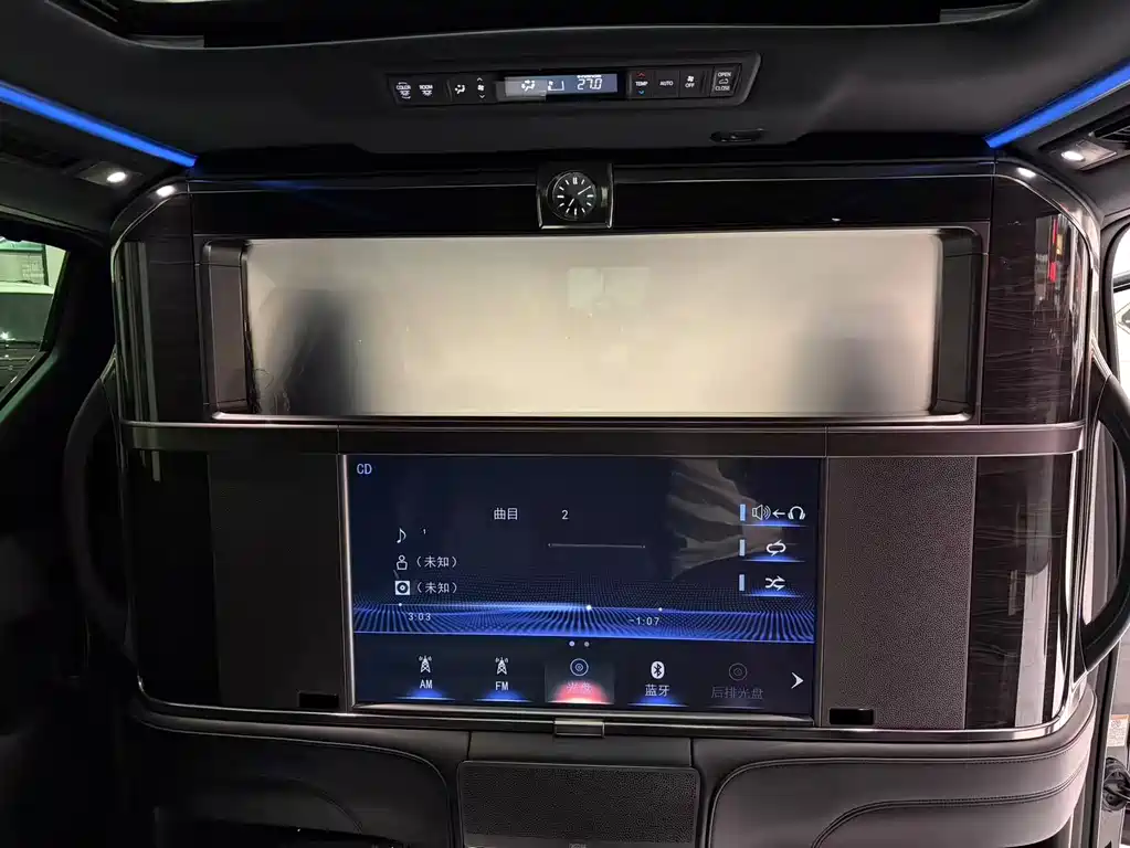 Lexus LM 2021 — фото 9