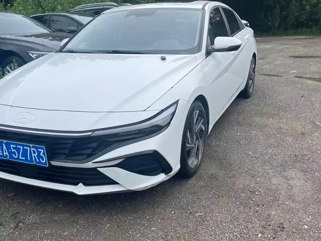 Hyundai Elantra 2023