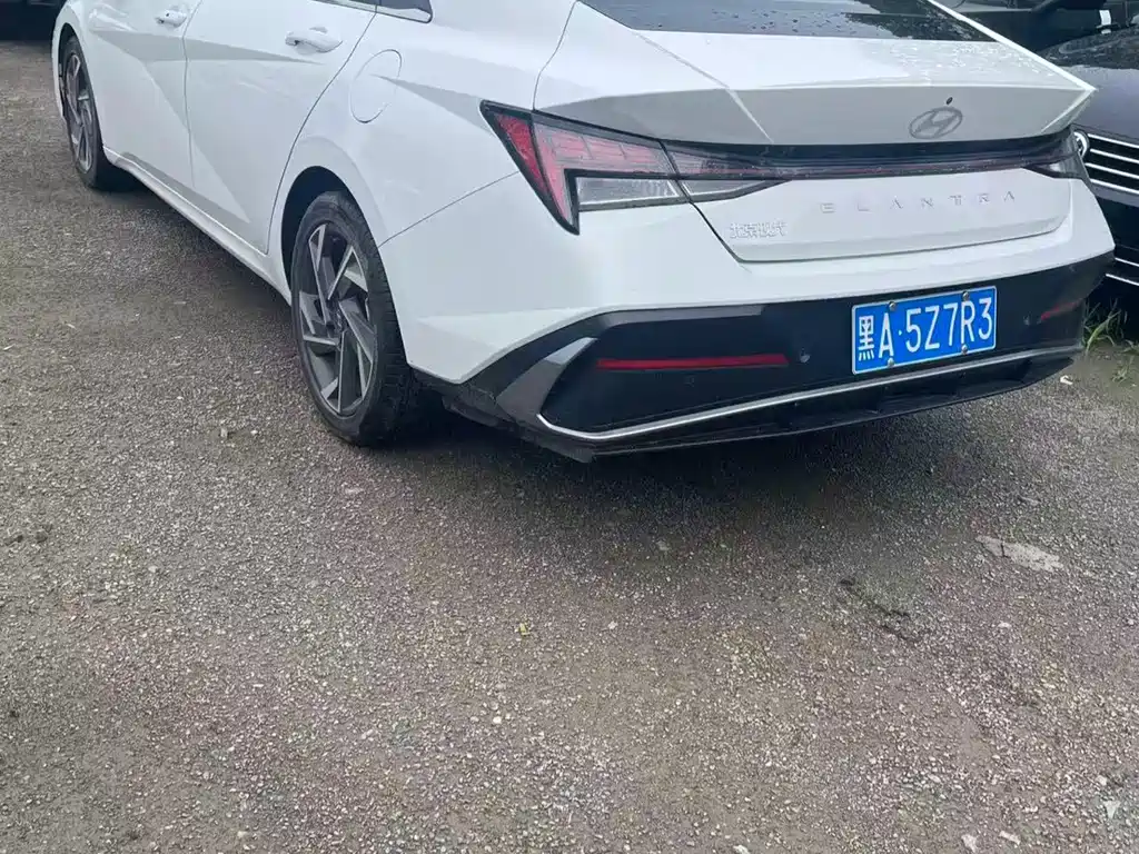 Hyundai Elantra 2023