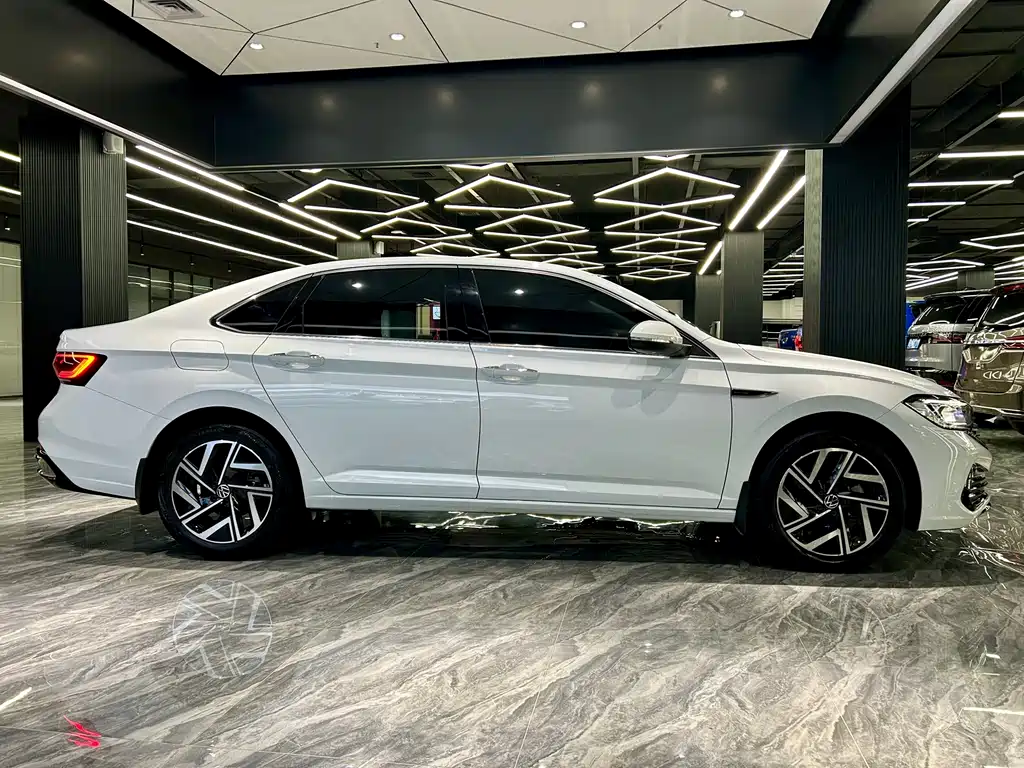 Volkswagen Sagitar 2022