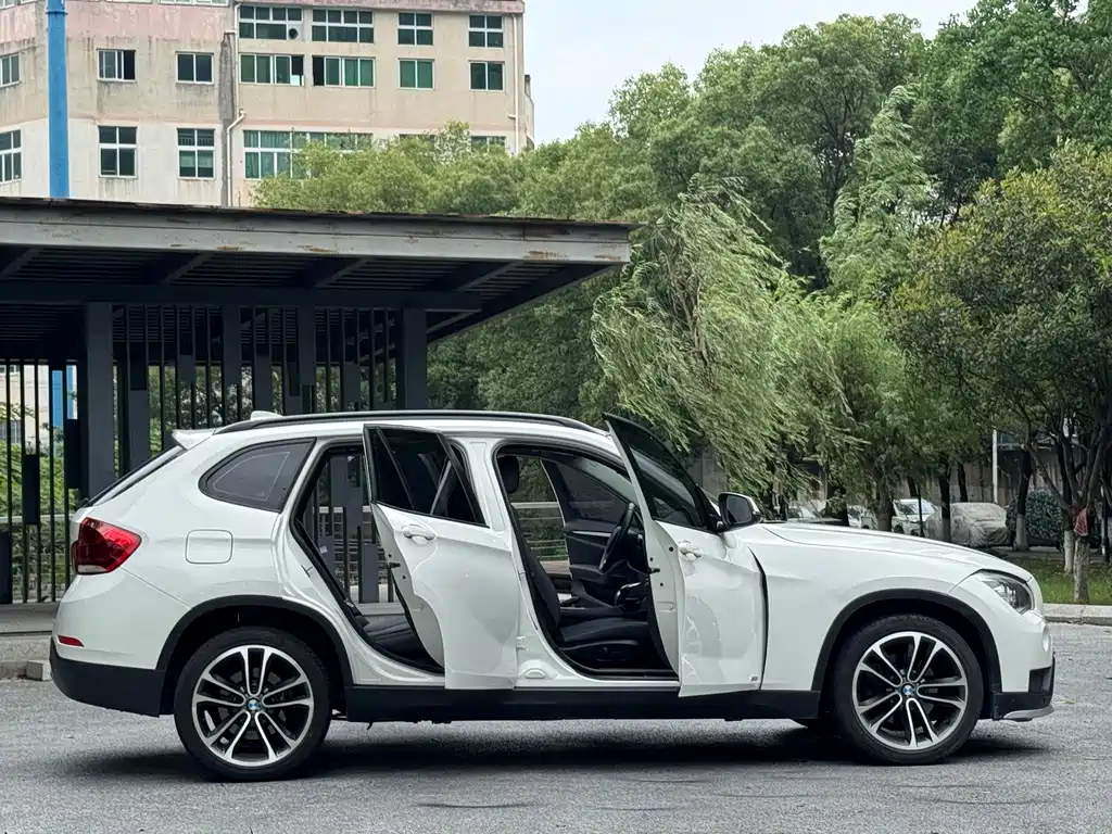 BMW X1 2015 — фото 7