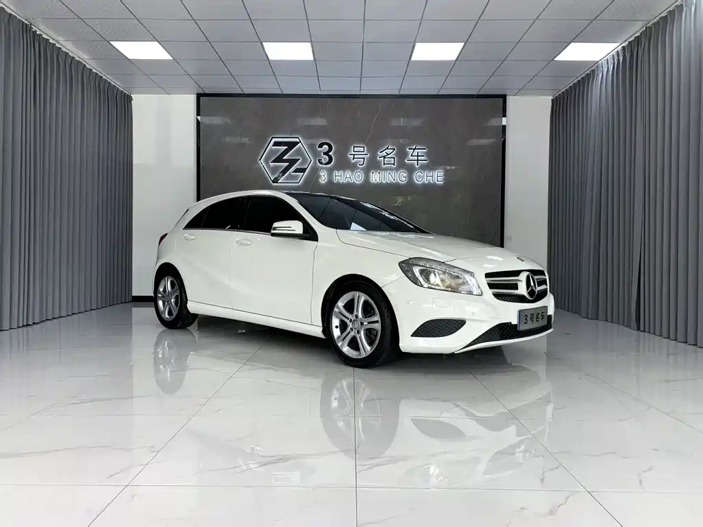 Mercedes-Benz A-Class 2015 — фото 3